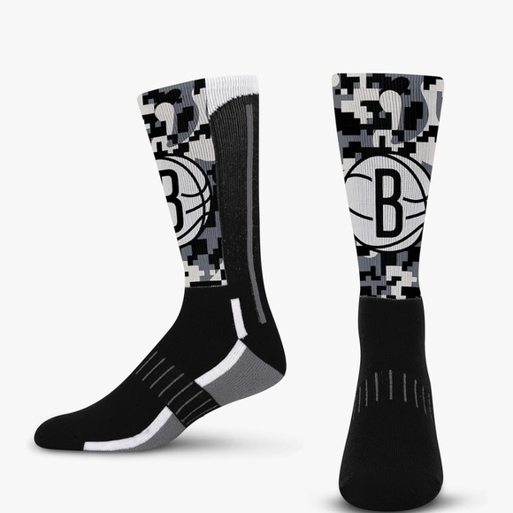 For Bare Feet: Brooklyn Nets Athletic Socks - Picture 4 of 6